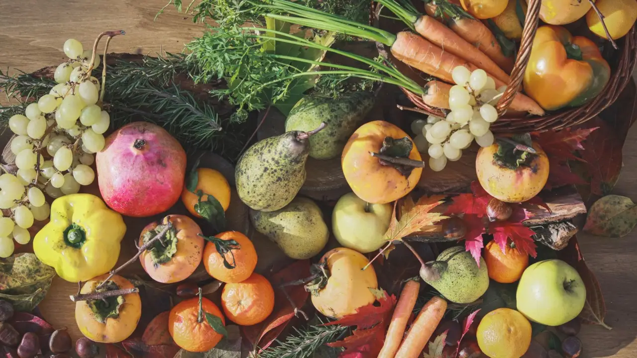 Moscerini addio: il trucco con la frutta che blocca le invasioni sul nascere
