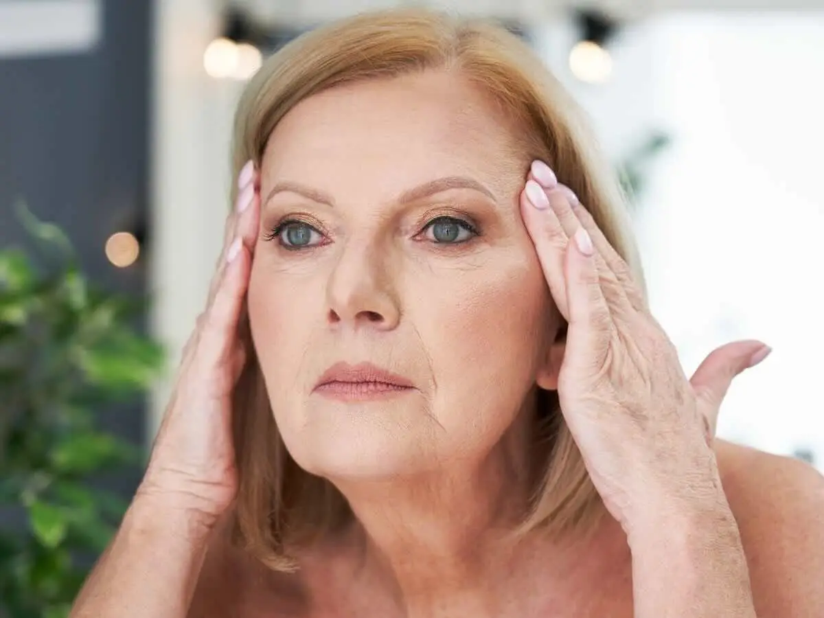 Sei invecchiato? Ecco perché il tuo odore corporeo sta cambiando e come gestirlo